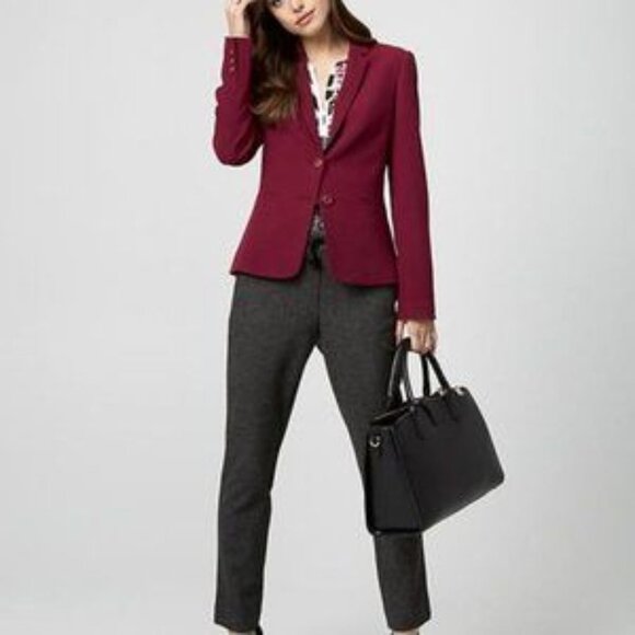 Le Chateau Two Button Women's Blazer  Scarlett Orange Size Small - Picture 2 of 10